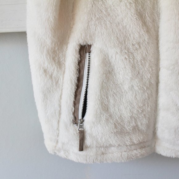 Cozy White Flannel Vest - Picture 2 of 7